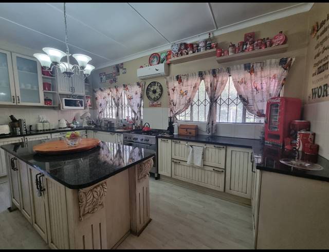4 BEDROOM HOUSE FOR SALE IN VANDERBIJLPARK SW 1